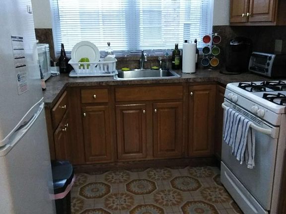 Side angle of the kitchen