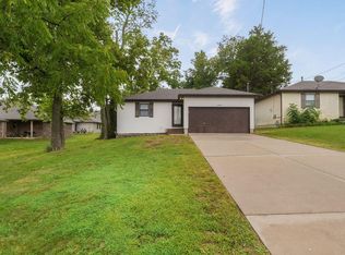 3366 E Salem St, Springfield, MO 65804