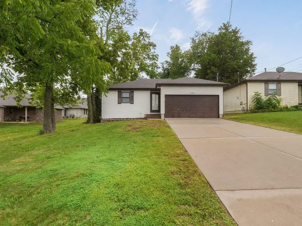 3366 E Salem Street, Springfield, MO 65804