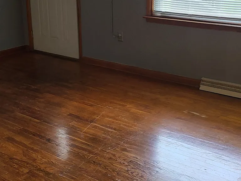 502 Crawford Ave — Photo 3