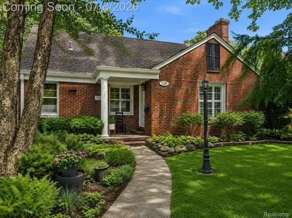 1102 N Lafayette Ave, Royal Oak, MI 48067