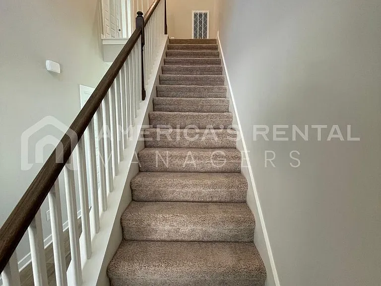 2141 Ellsworth Loop Rd — Photo 10
