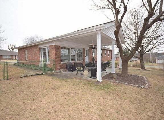 2nd image of 9865 Knollshire Dr