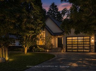 3168 Lakeshore Rd W, Oakville, ON L6L 1J6