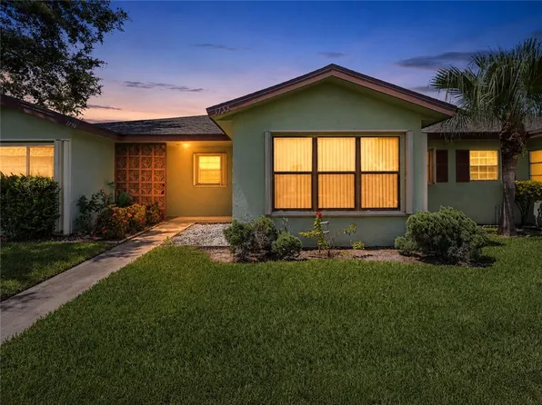 1758 Lakefront Blvd #B, Fort Pierce, FL 34982