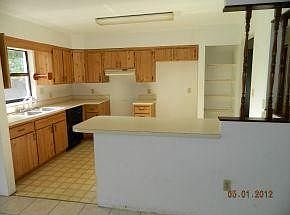 5th image of 962 Tennessee St
