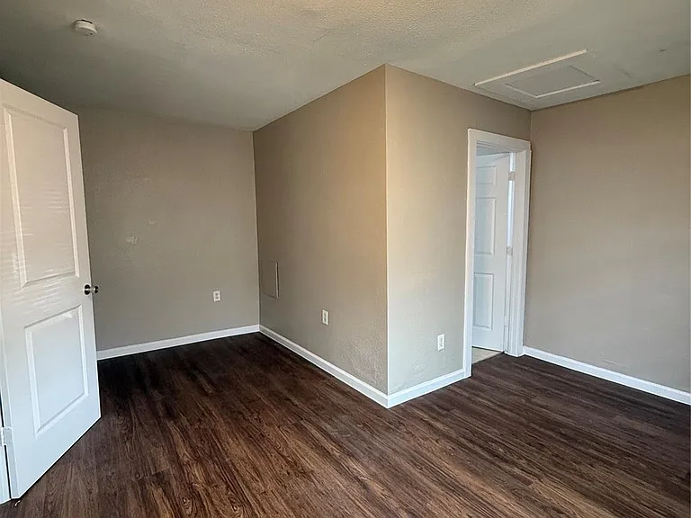 7312 Navigation Blvd #B — Photo 3