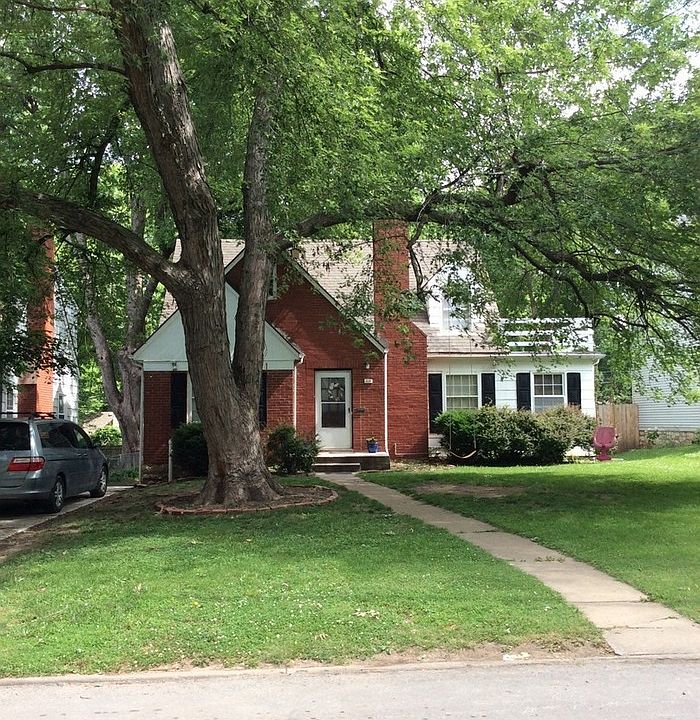 1st image of 612 E 70th St