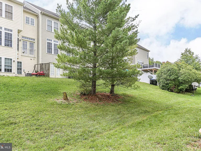1002 Dorthea Ct — Photo 36