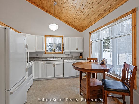 4th image of 554 Stokes Bay Rd