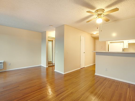 5th image of 914 S Wilton Pl #201