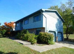 1010 Valley View Ct, Decatur, IL 62522