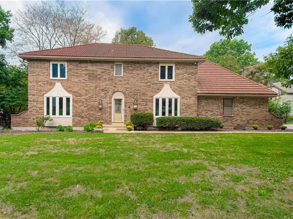 11900 Glen Arbor Ter, Kansas City, MO 64114