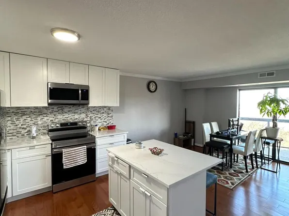 8350 Greensboro Dr APT 216, Mc Lean, VA 22102