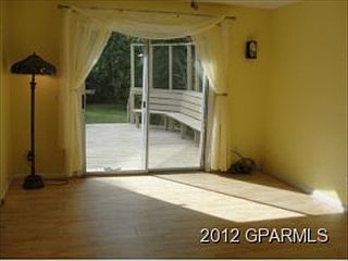3rd image of 112 Fox Run Cir