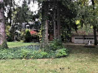 8293 Metropolitan Blvd, Olmsted Falls, OH 44138