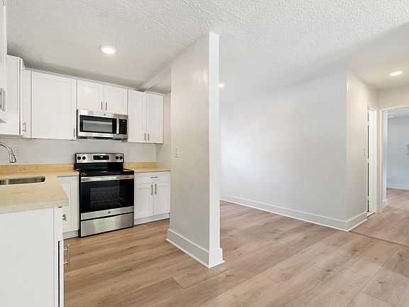 5th image of 102 Harry Harris Dr