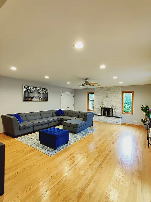 1709 Western Ave photo 1