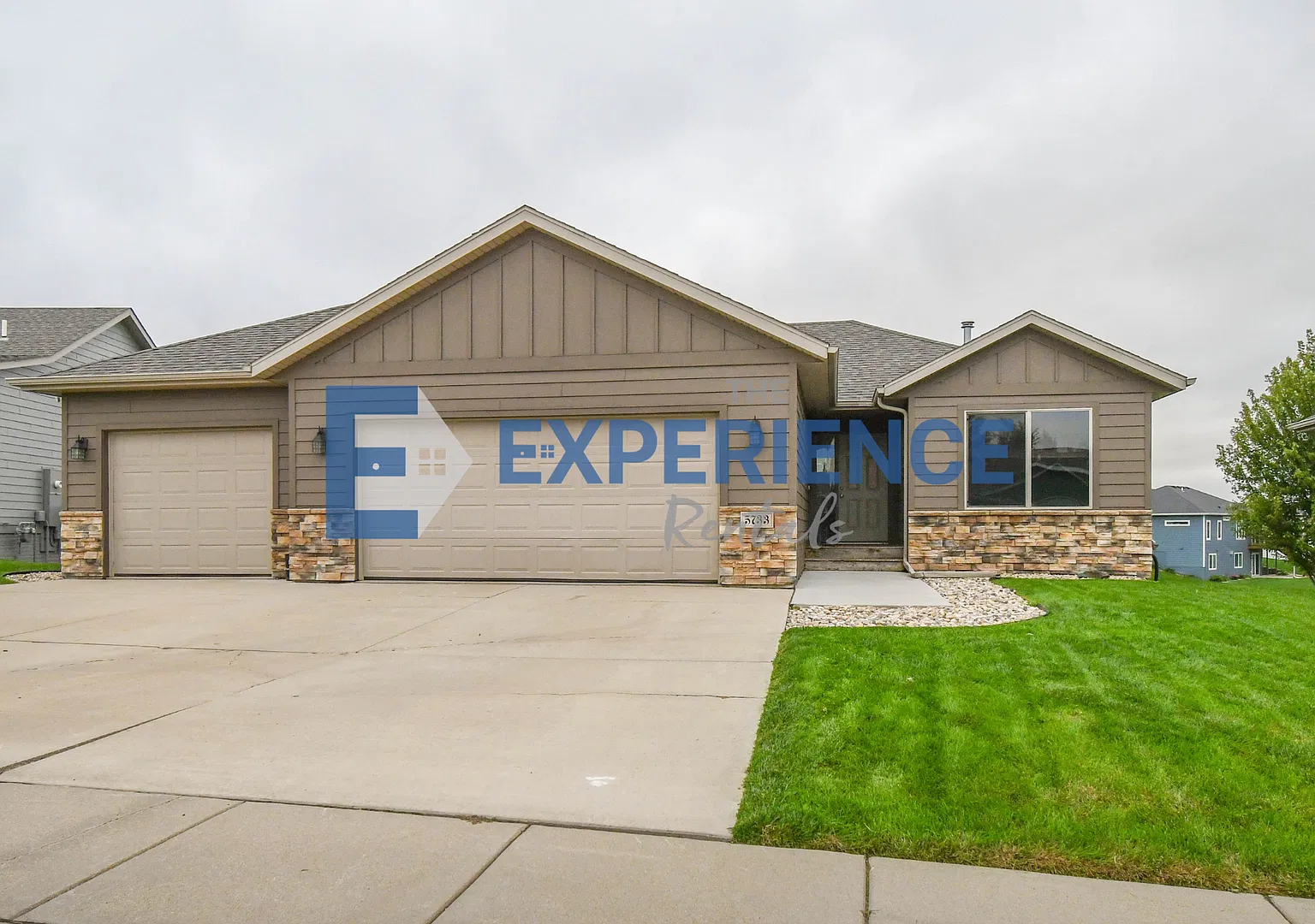 Northwest 3 Bed 3 bath Ranch Home For Rent! — Photo 1
