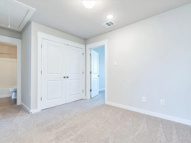 496 Fieldwood Dr #B — Photo 23