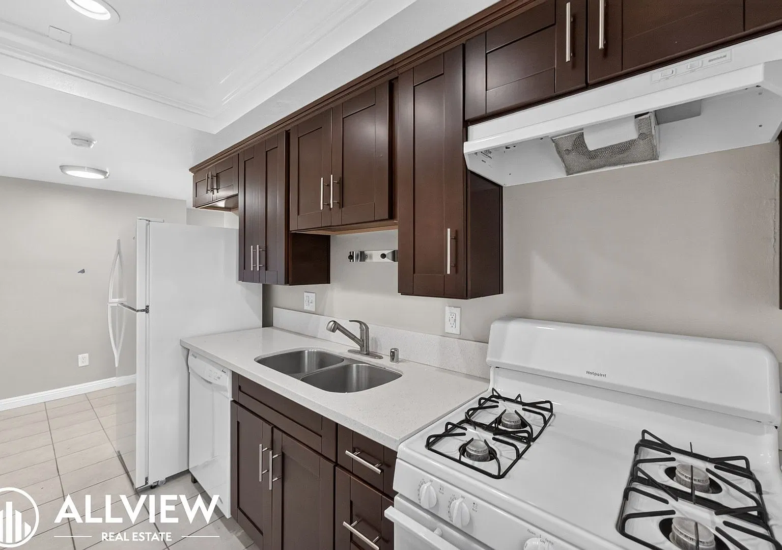 16972 Lynn Lane — Photo 2