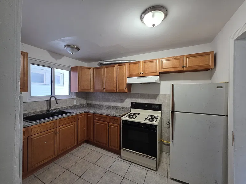 406 Wyoming Ave — Photo 3