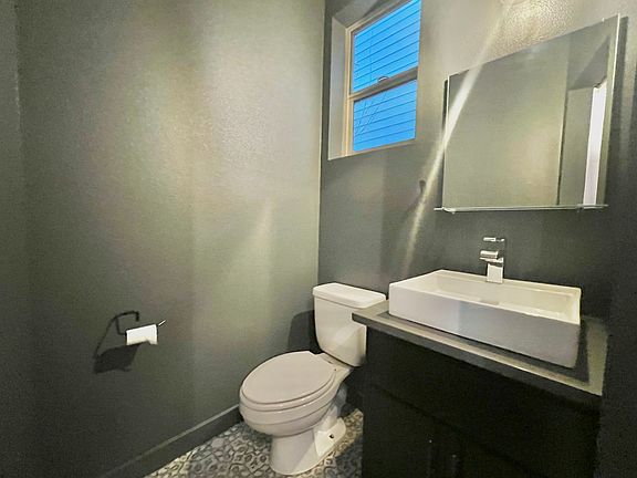 5th image of 4303 SE Division St
