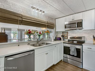 921 Laurel Cir, Barefoot Bay, FL, 32976