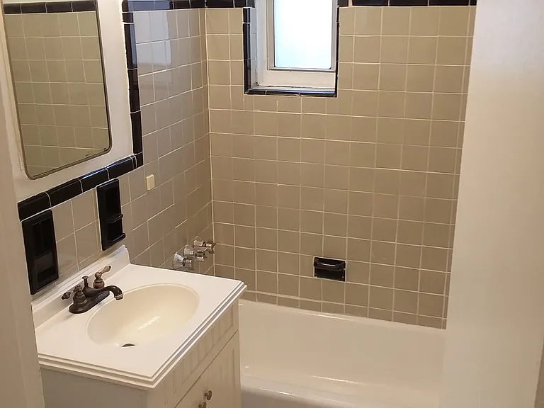 6730 Clyde St #3P — Photo 7