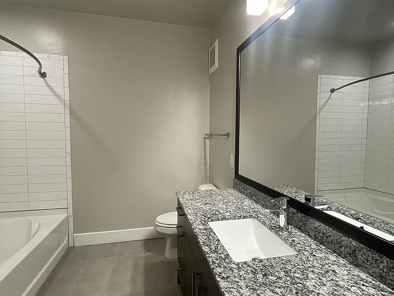 915 Glenwood Apartments on the Beltline — Photo 128