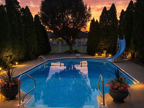 2nd image of 10106 Belmont Ct