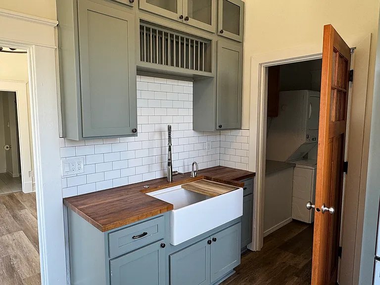 1012 Dupont St — Photo 13