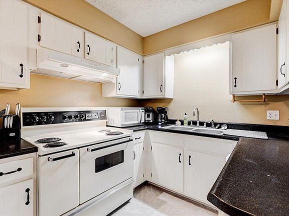 5th image of 6527 Brookwood Dr