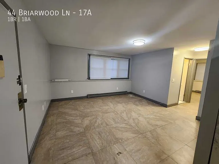 44 Briarwood Ln #17A — Photo 7