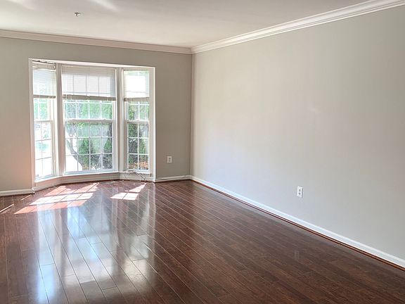 3rd image of 156 Hidden Hill Cir