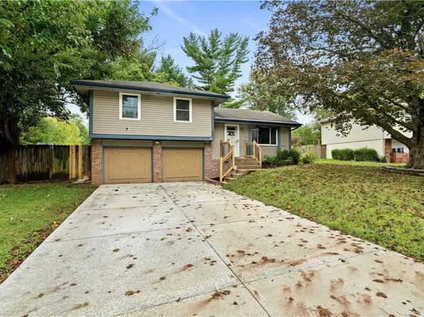 120 SW Gladstone Dr, Blue Springs, MO 64014