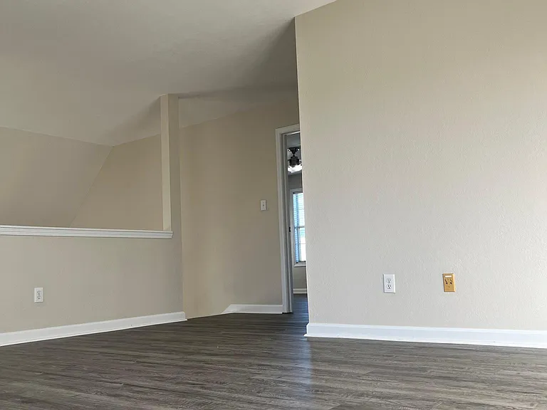 7707 Wyndham Cir — Photo 24