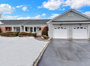 11 Primrose Lane, North Babylon, NY
