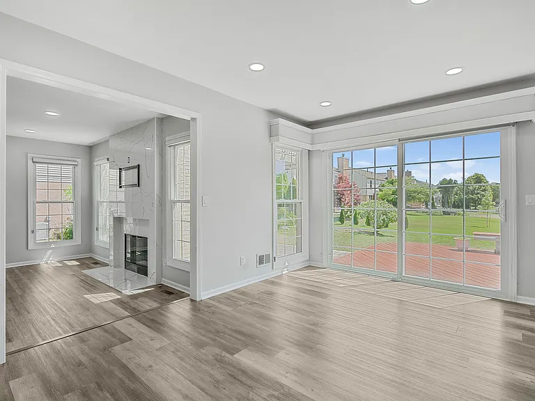 1751 Lanhan Ct — Photo 24