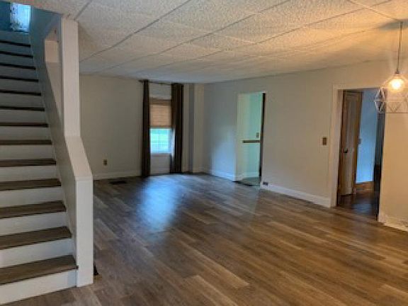 3rd image of 1488 Main St