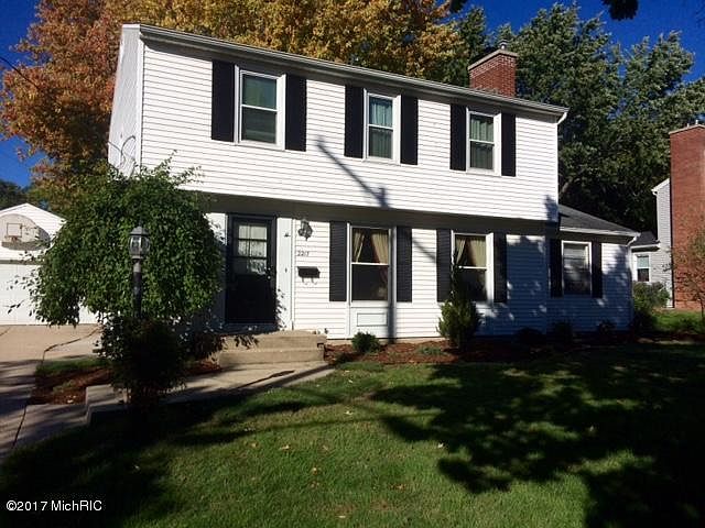 1st image of 2217 Cambridge Dr SE