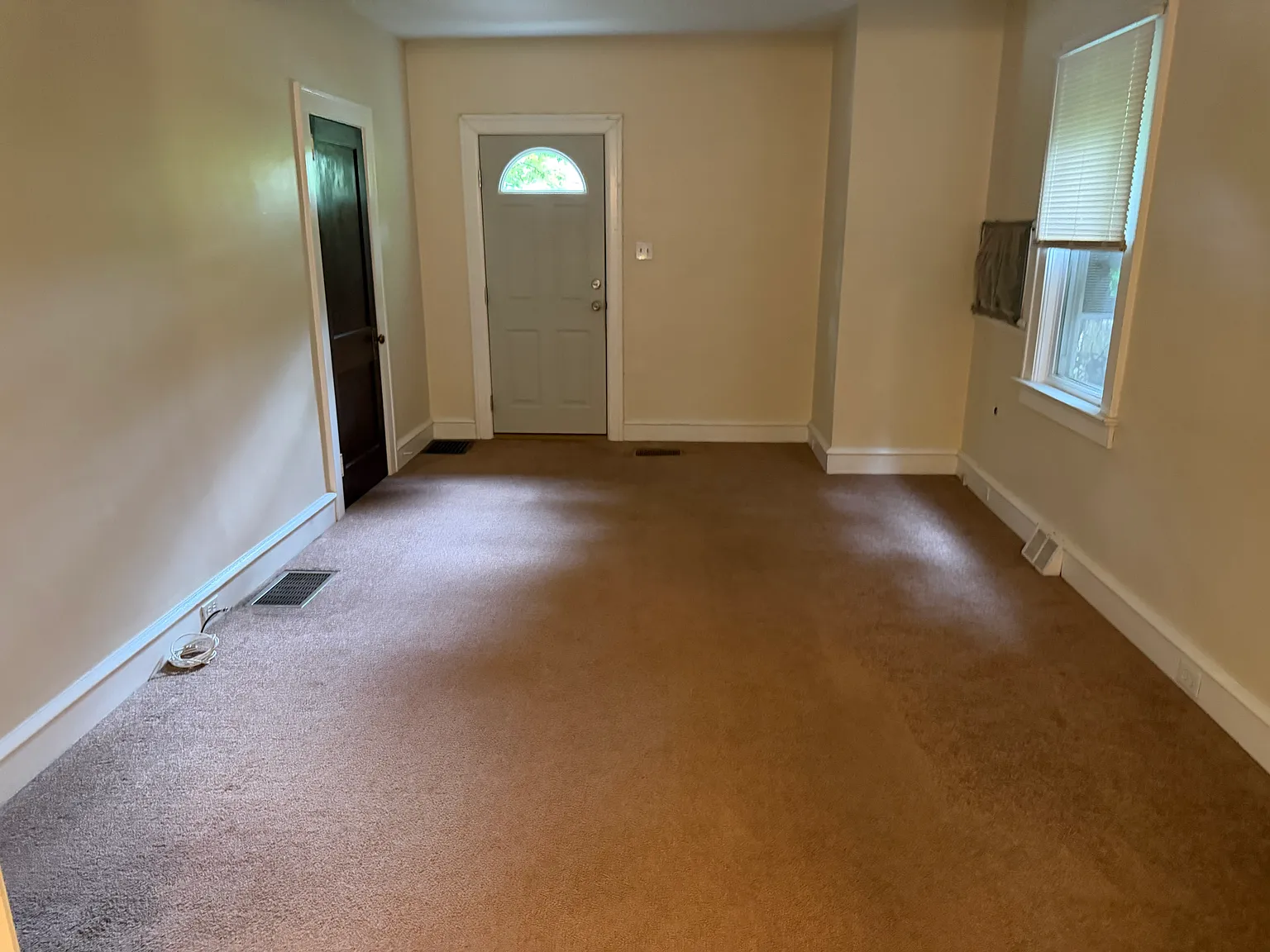 2 bed, 871 sqft, $1,550 — Photo 3