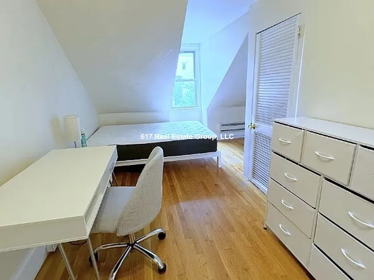 212 Freeman St #2B — Photo 7