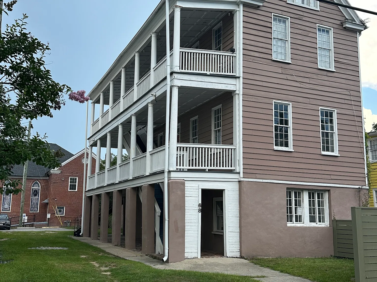 1 bed, 1183 sqft, $2,400 — Photo 2
