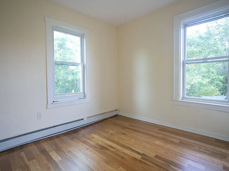 567-569 S 17th St #2A — Photo 2