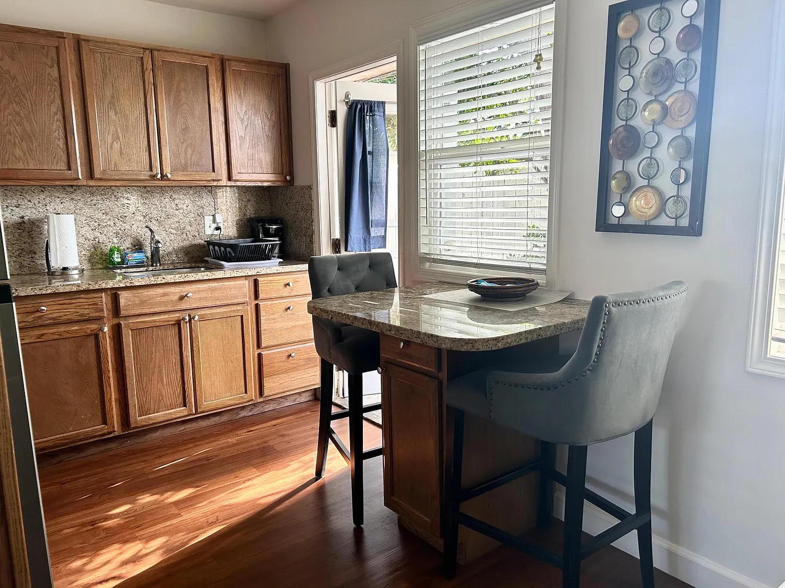 1 bed, $3,400 — Photo 3