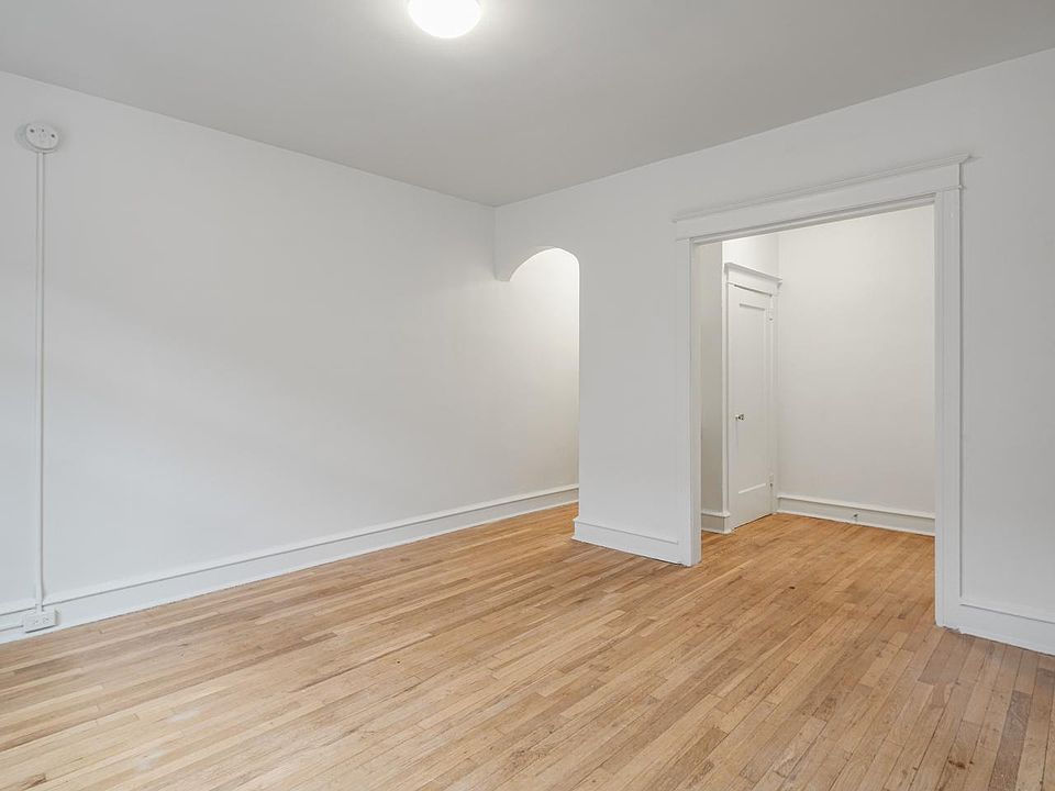 2nd image of 4311 Spruce St #D04