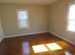 1100 NE Maple Dr, Kansas City, MO 64118