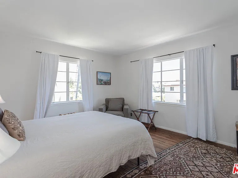 10959 Strathmore Dr — Photo 24