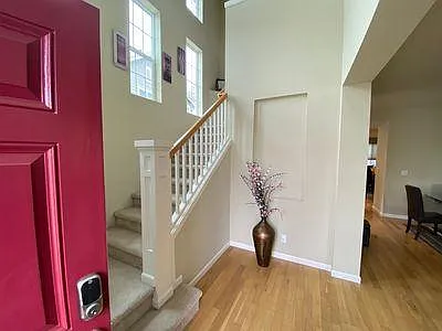 Entrance to the spacious & welcoming foyer